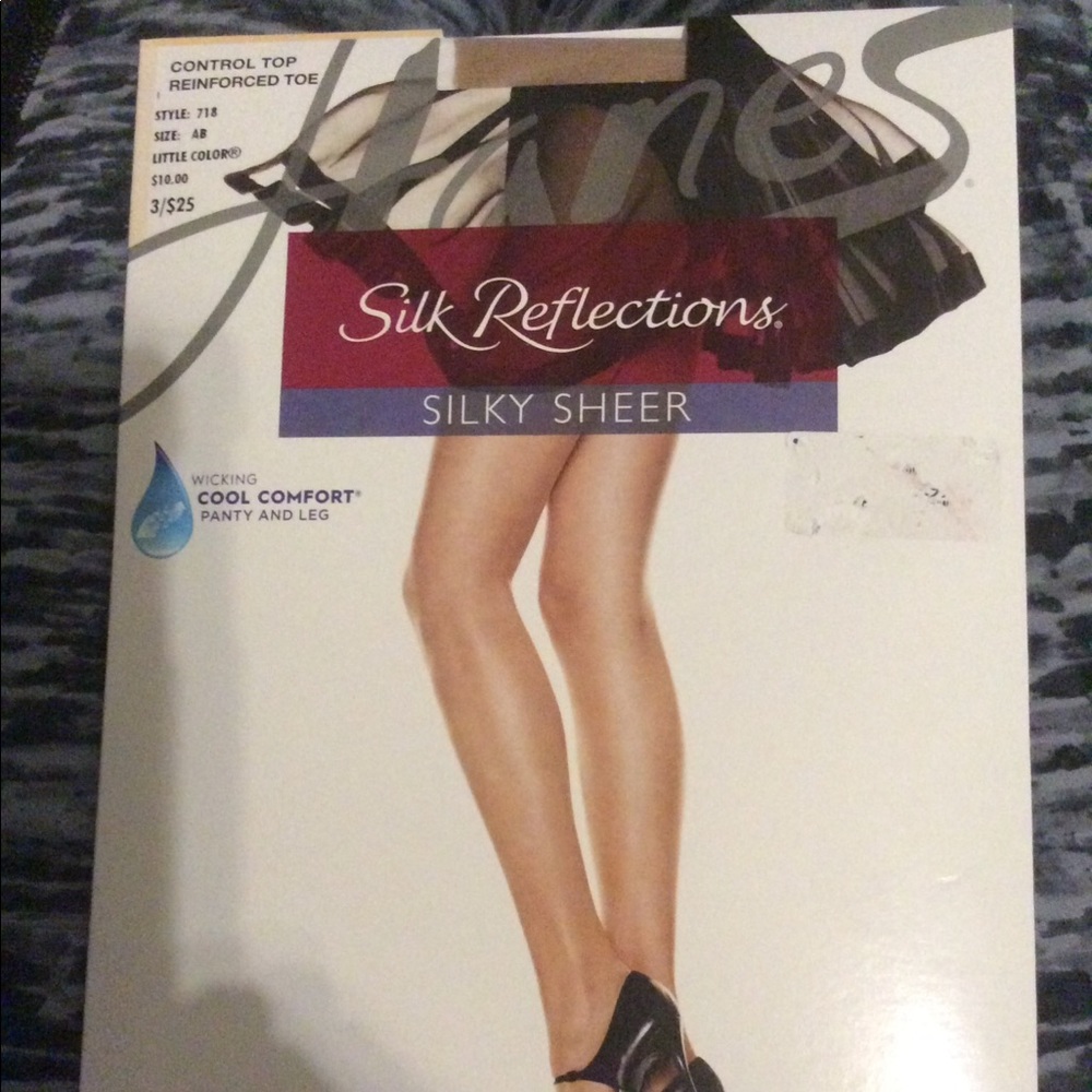 NWT vintage Silk Reflections Hosiery size AB